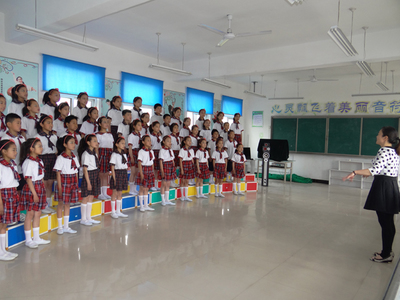 汉王实验小学参加区科技节合唱比赛