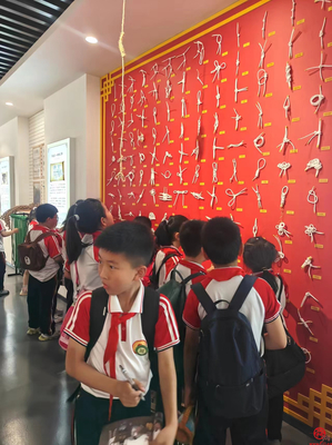 济南市莱芜第二实验小学三(13)中队开展探索绳文化研学活动