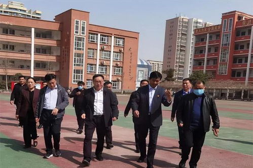 商丘常务副市长薛凤林到宁陵县第三实验小学检查指导食品安全工作