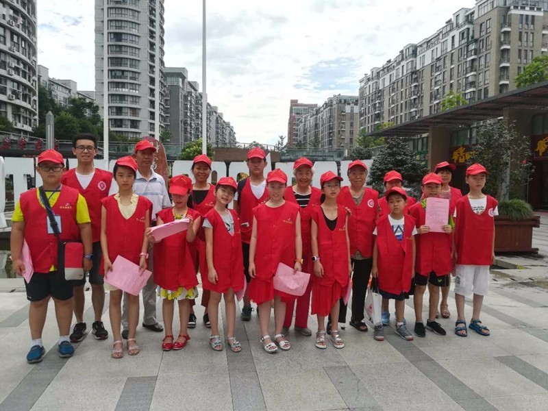 【播报】江北这群小学生暑期实践走进工厂 成为“小小包装员”