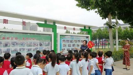 鱼台县第二实验小学附属幼儿园开展《走进小学》做好幼小衔接活动